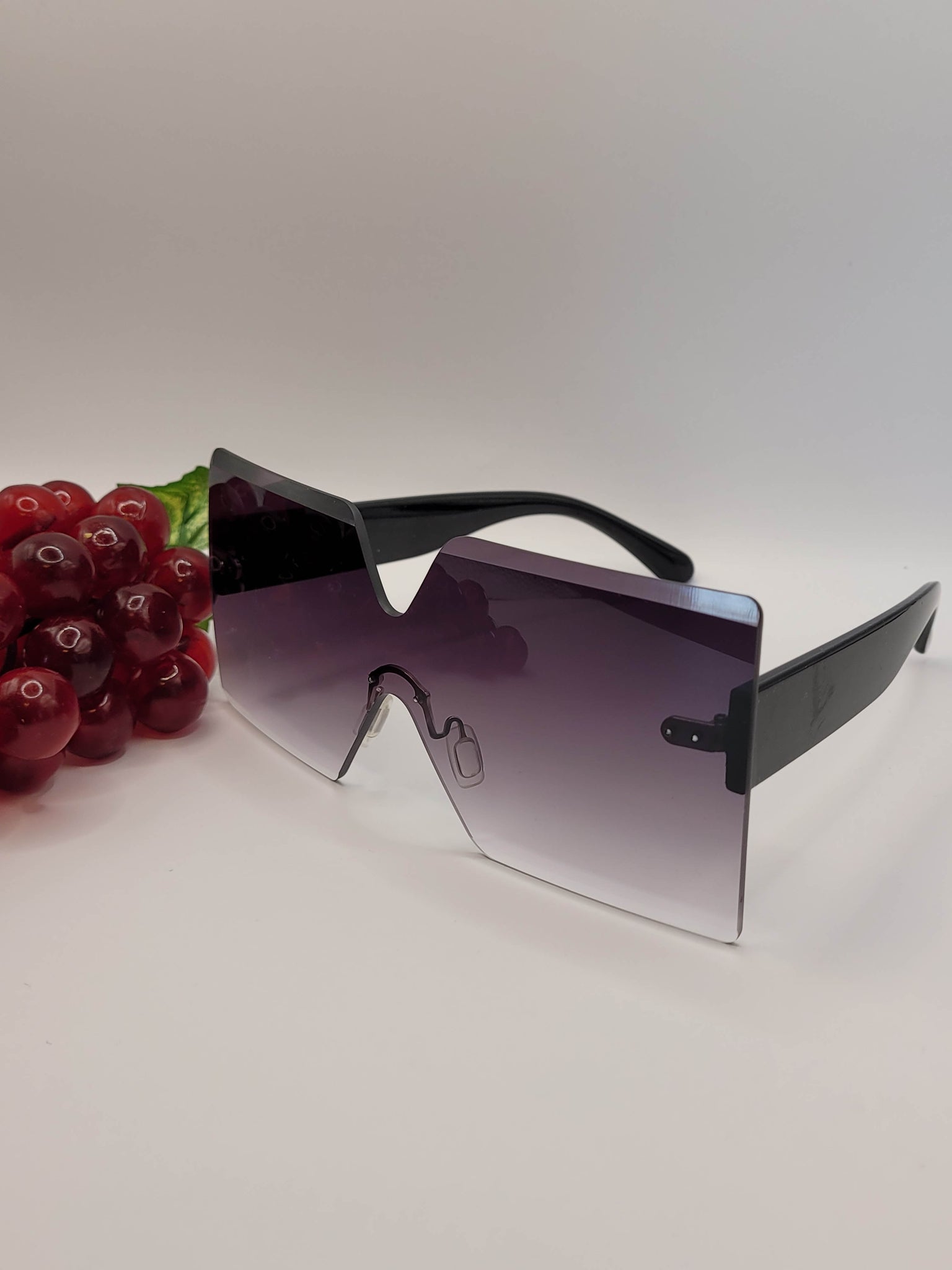 Unisex Retro Purple Grapes Colored Fashion Sunglasses