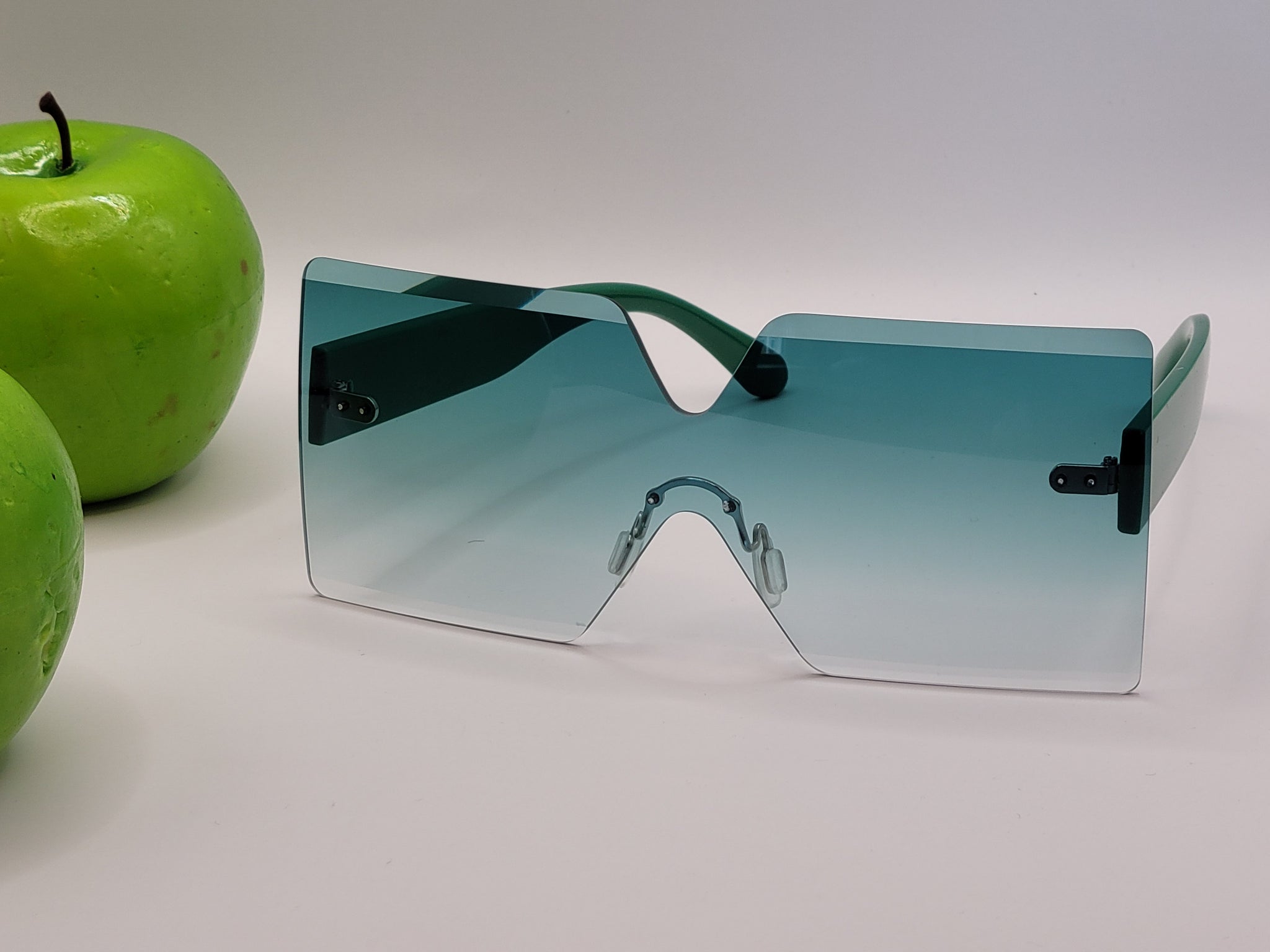 Retro Blueberry Apple Fashion Colored Sunglasses