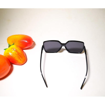 Black Sunglasses Retro Vibes | Linda Clay